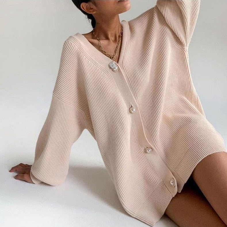 Sweter Z Dekoracyjnymi Guzikami