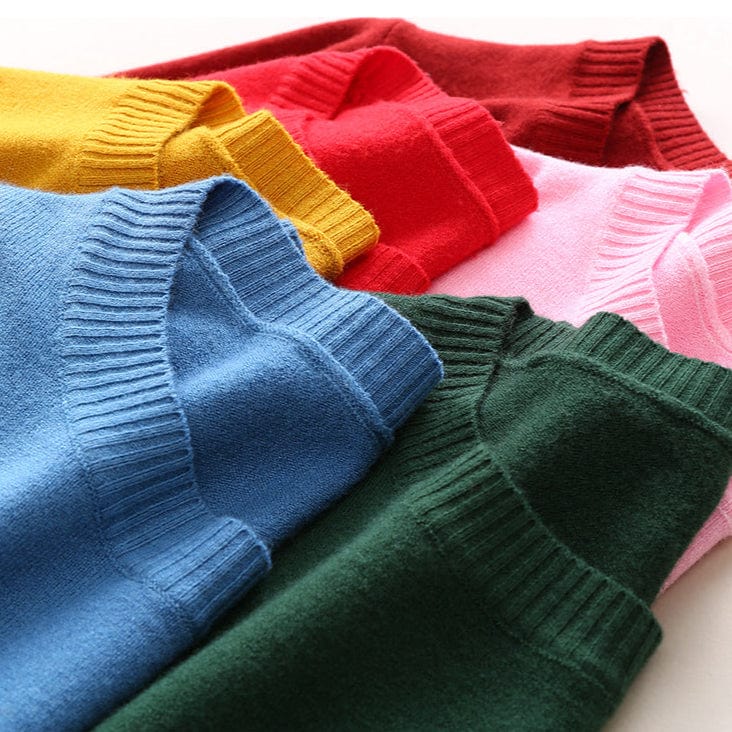 Kaszmirowy Sweter Z Klasycznym Dekoltem