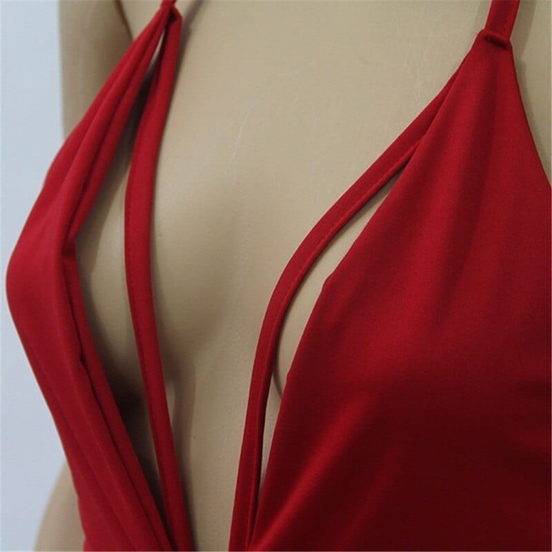 Mocno Wycięta Sukienka