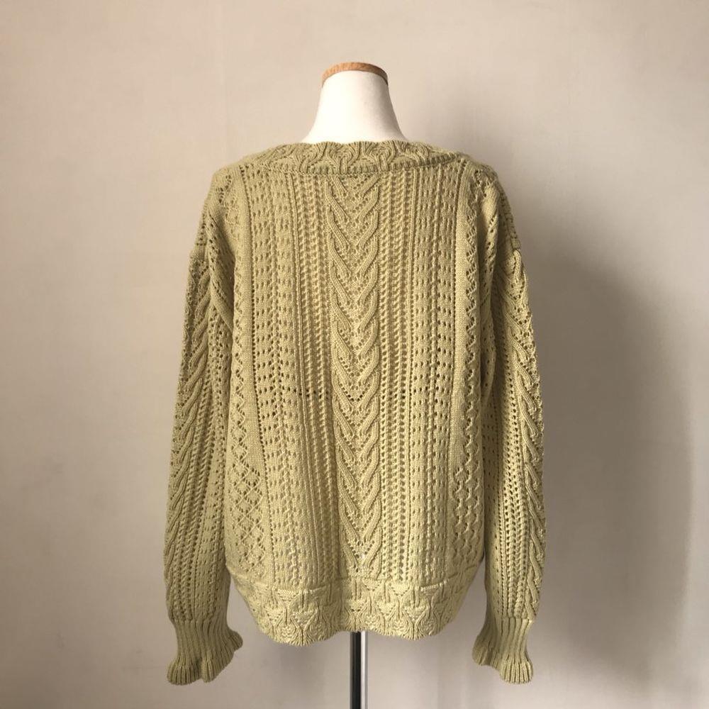 Delikatny Zapinany Sweter