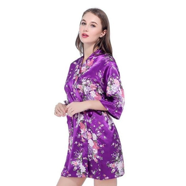 Satynowy Peniuar W Kwiatowe Wzory