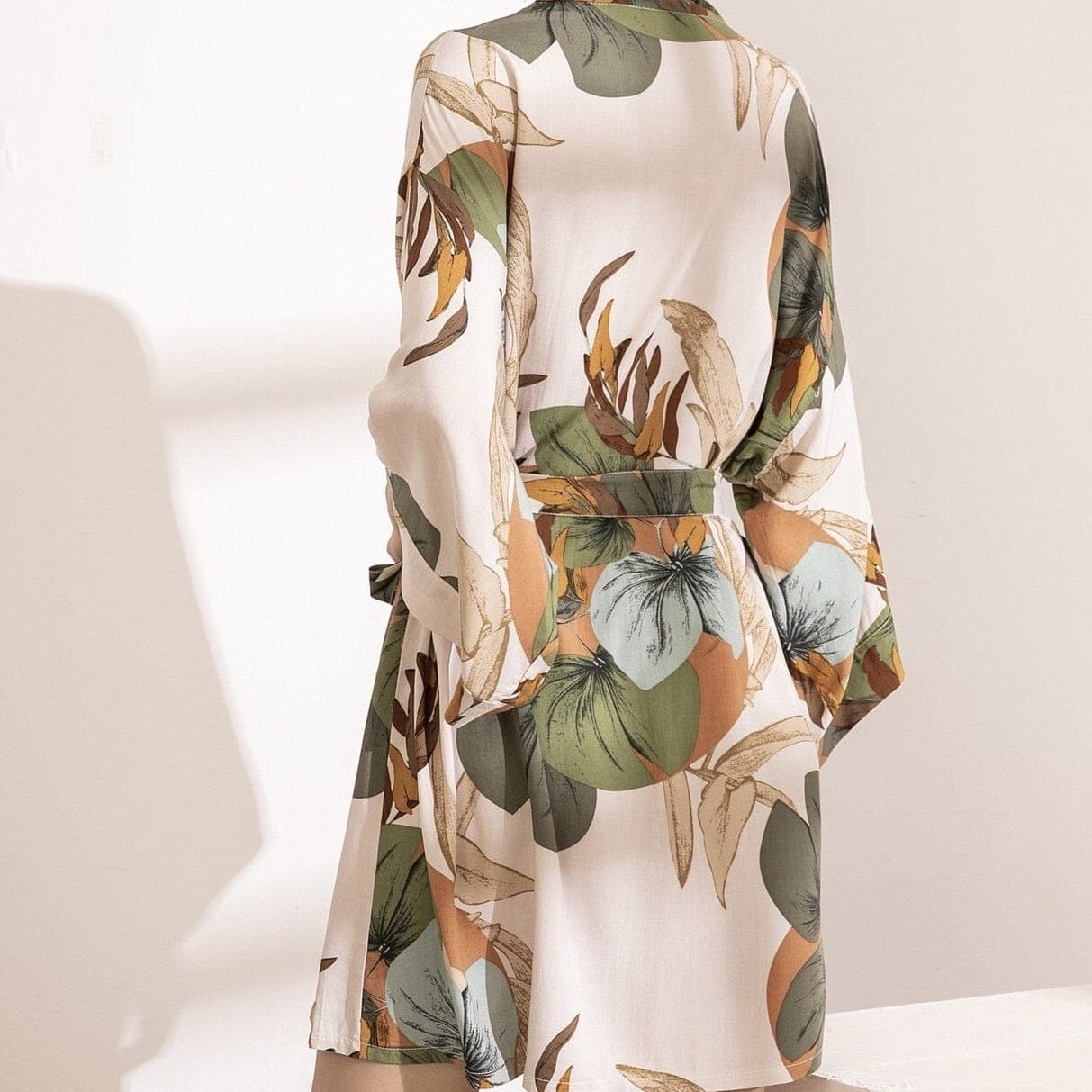 Peniuar W Kwiatowe Wzory