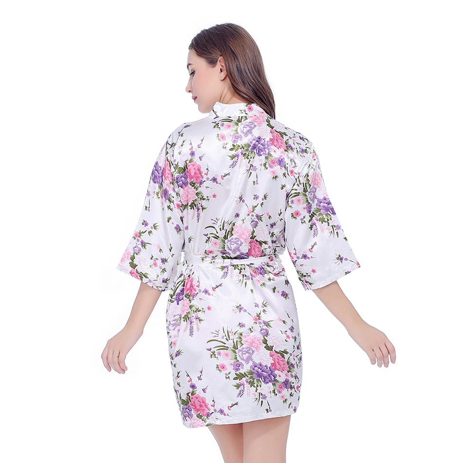 Satynowy Peniuar W Kwiatowe Wzory